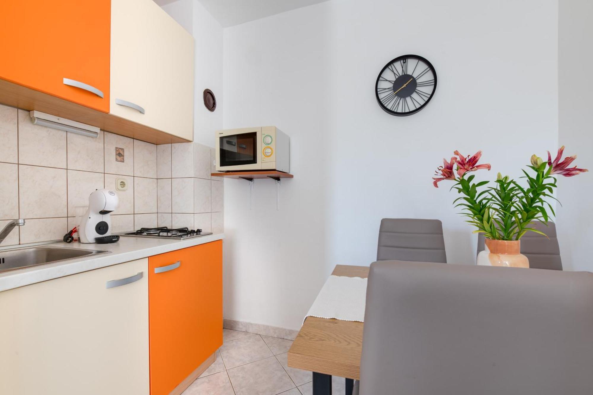 Villa Livia With Three Nice Apartments, Swimming Pool, Childrens Playground, Barbecue And Free Parking Ližnjan 外观 照片
