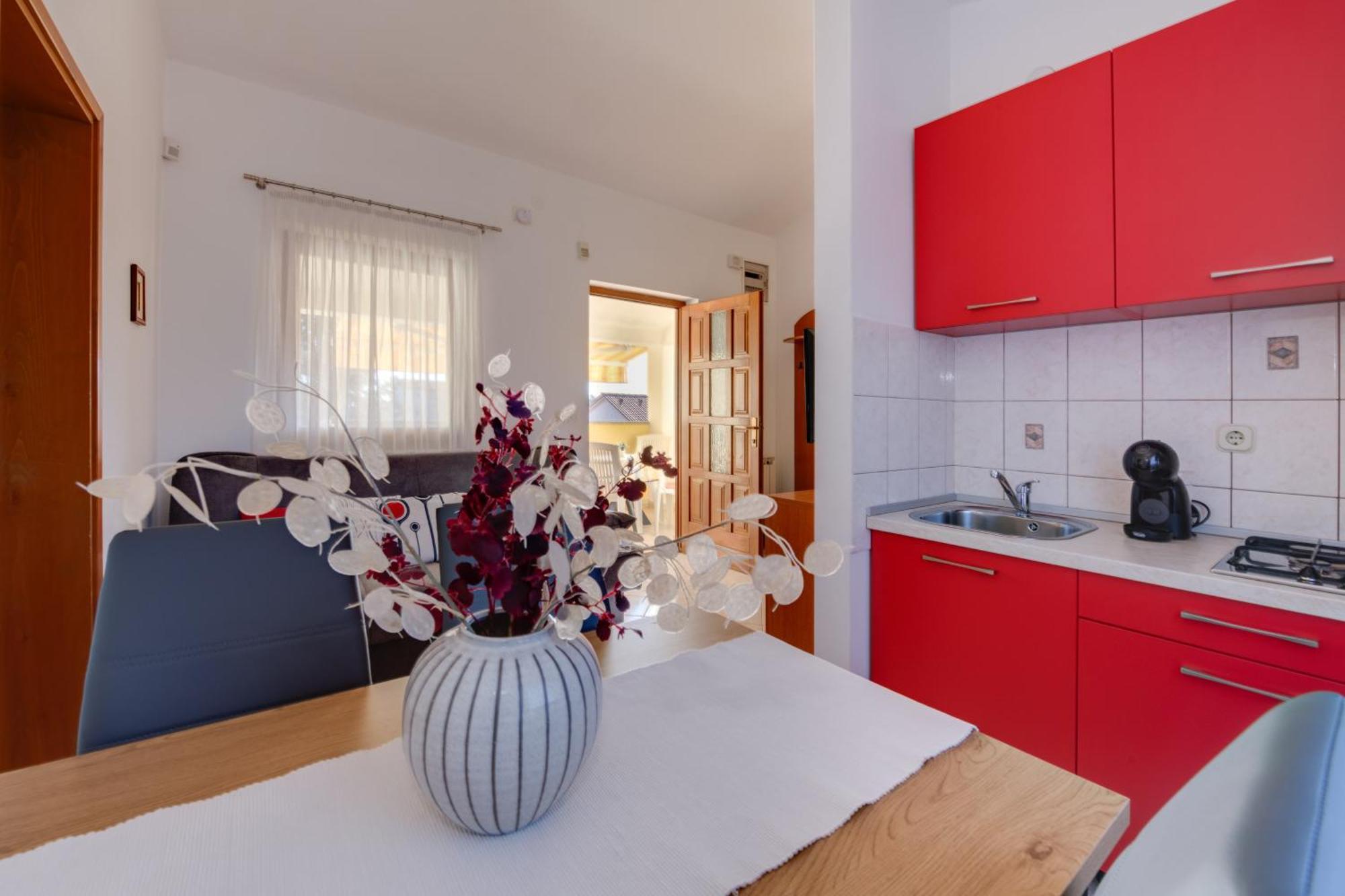 Villa Livia With Three Nice Apartments, Swimming Pool, Childrens Playground, Barbecue And Free Parking Ližnjan 外观 照片