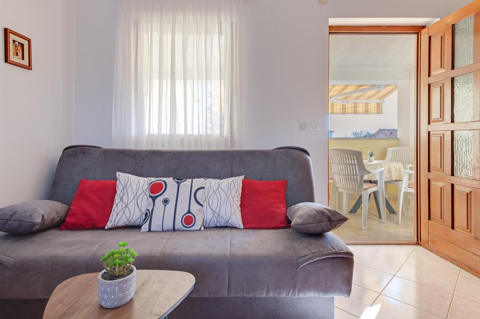 Villa Livia With Three Nice Apartments, Swimming Pool, Childrens Playground, Barbecue And Free Parking Ližnjan 外观 照片